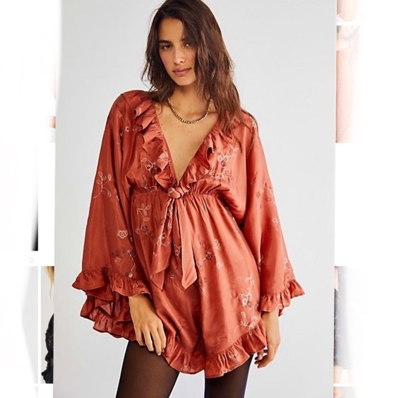 ✨RARE FIND✨DISCONTINUED DESIGN✨NWT Free People Rose Gold Hand-Embroidered Romper - Picture 3 of 6